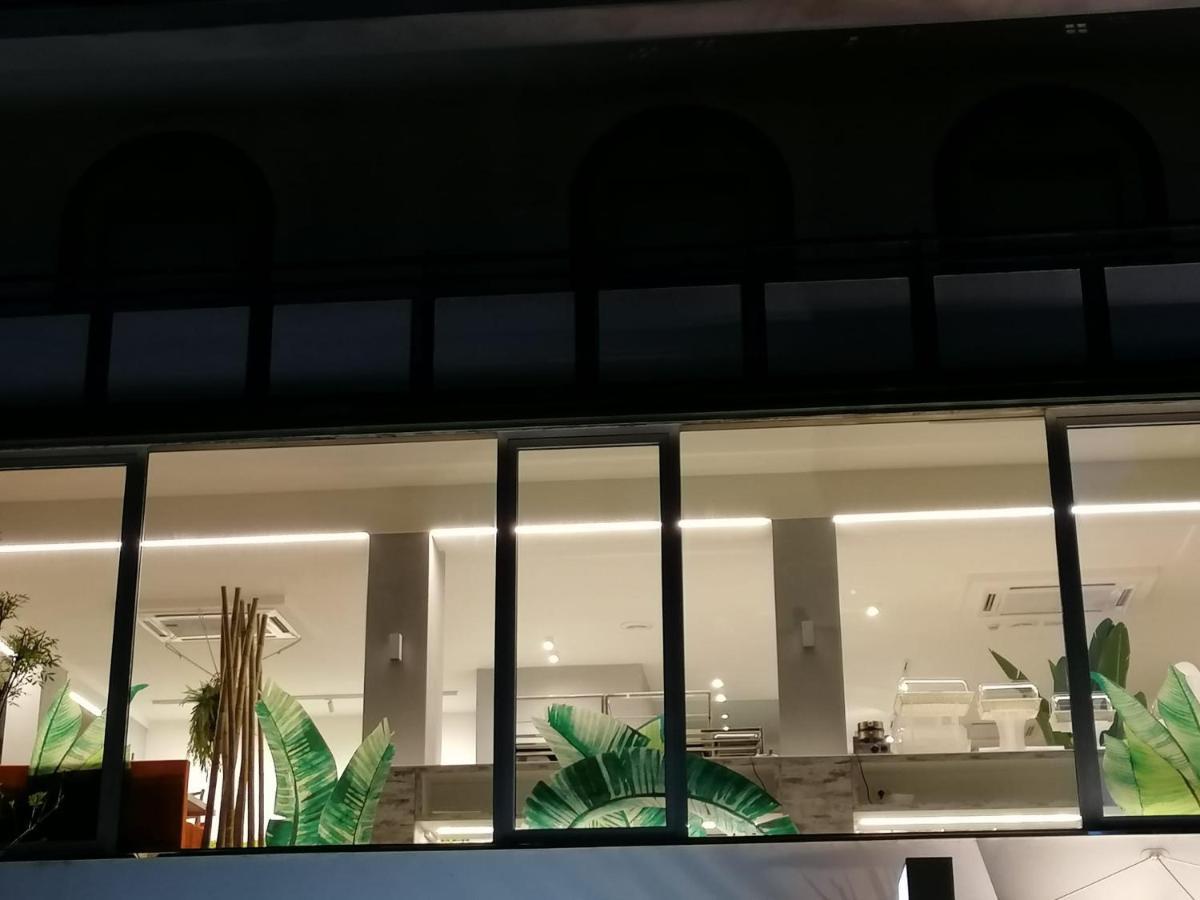 Design Hotel Astra B&B 미사노아드리아티코 외부 사진